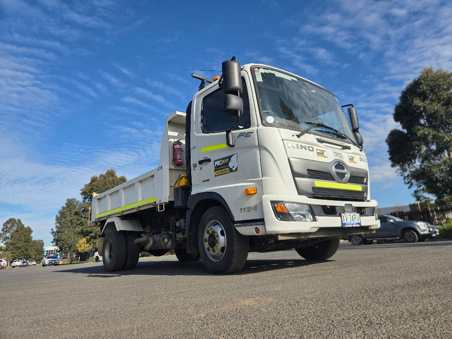 2021 HINO FC500 1124 11T GVM TIPPER TRUCK (TP030) WITH 26,200 KLM
