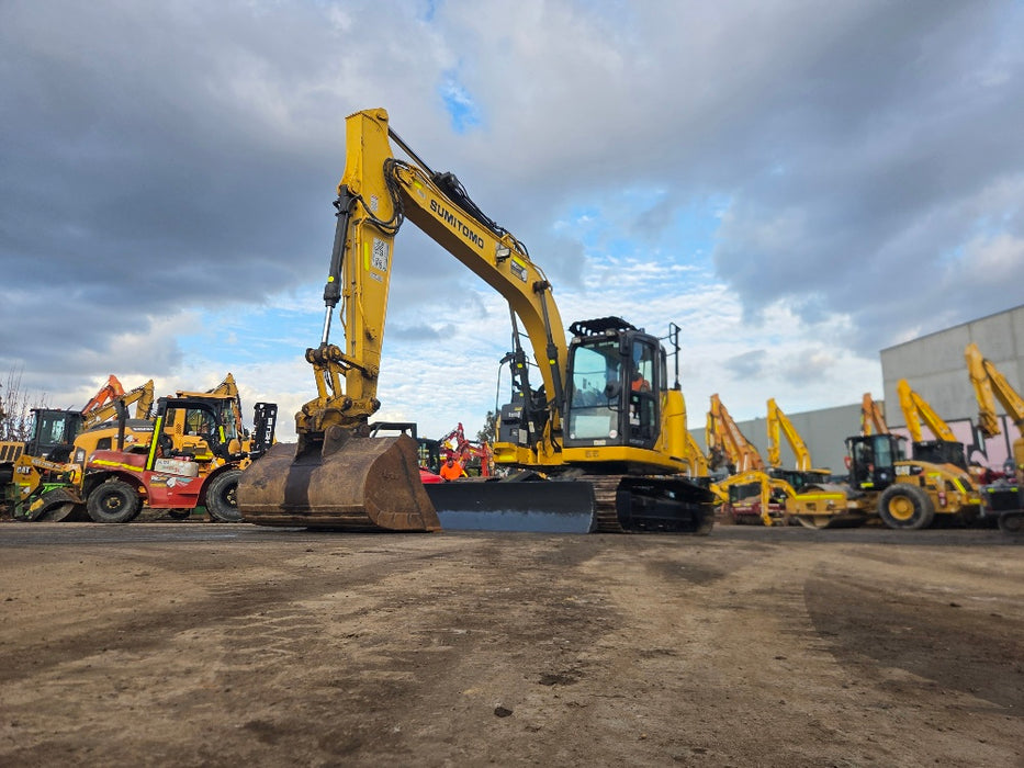Side view of 2019 Sumitomo SH145X-6 excavator with reduced radius tail design