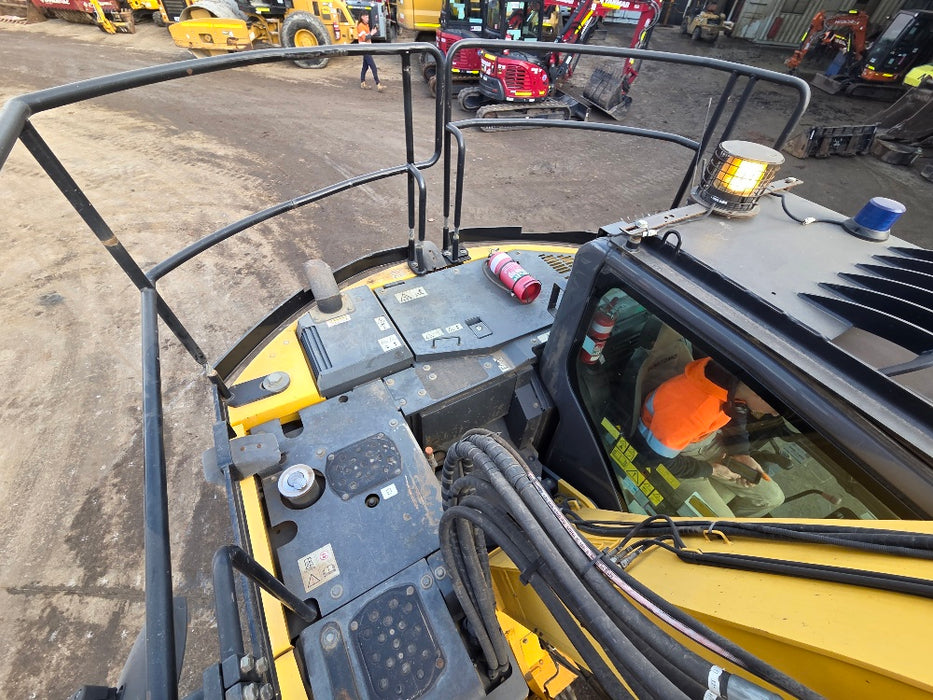 Dozer blade fitted to 2019 Sumitomo SH145X-6 15 tonne excavator