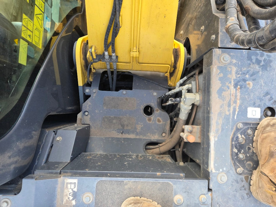 Hydraulic boom and arm of 2019 Sumitomo SH145X-6 excavator