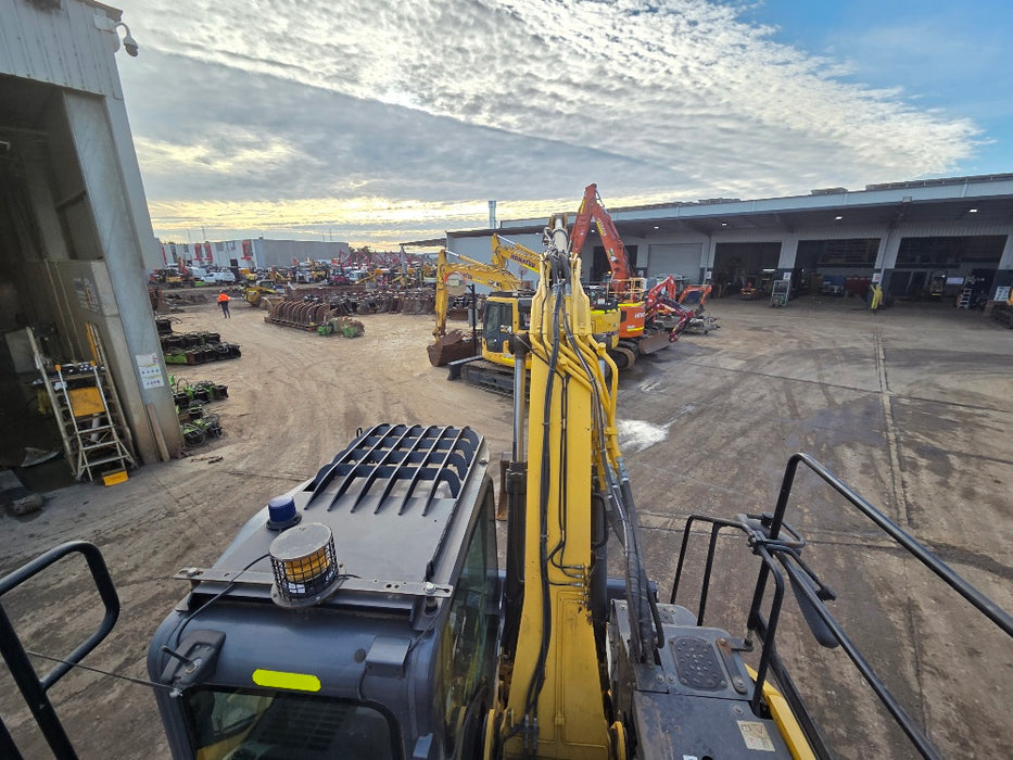 Steel tracks and heavy-duty undercarriage of 2019 Sumitomo SH145X-6 excavator