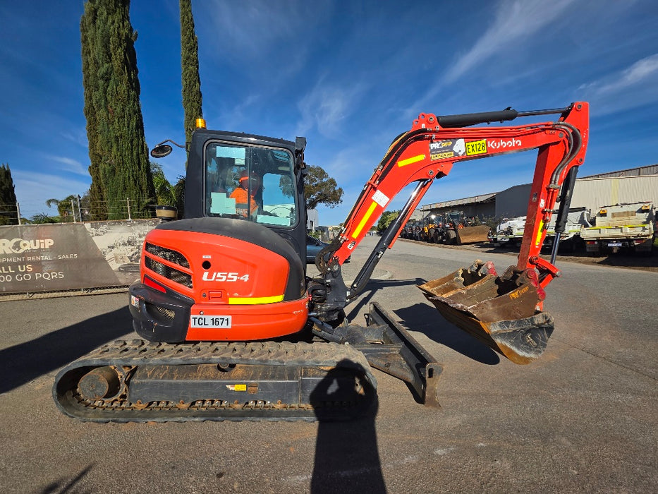 2021 KUBOTA U55-4 5.6T EXCAVATOR (EX128) WITH A/C CAB, HITCH AND 1430 HOURS