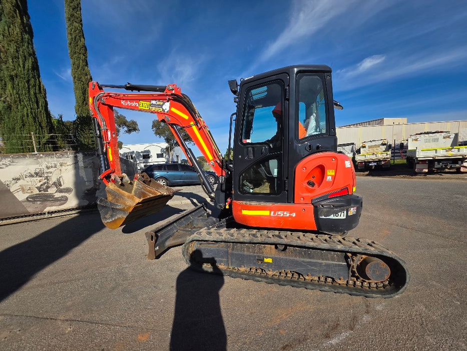 2021 KUBOTA U55-4 5.6T EXCAVATOR (EX128) WITH A/C CAB, HITCH AND 1430 HOURS