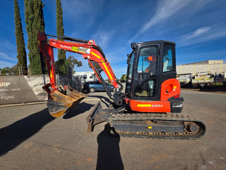 2021 KUBOTA U55-4 5.6T EXCAVATOR (EX128) WITH A/C CAB, HITCH AND 1430 HOURS