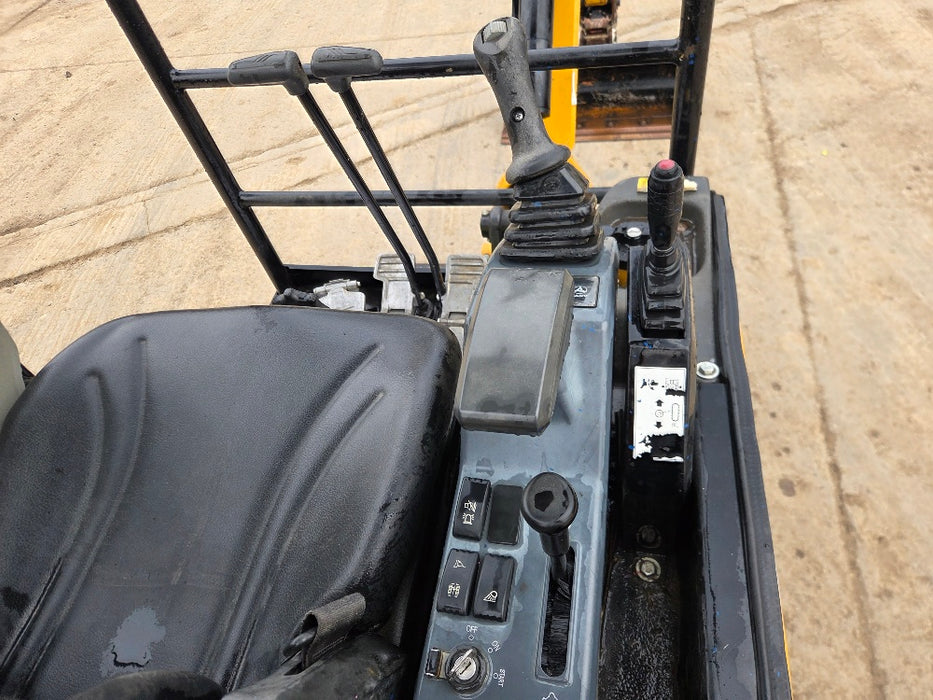 2023 SANY SY18 1.8T MINI-EXCAVATOR (M986) WITH Q/C HITCH, BUCKETS AND 582 HRS