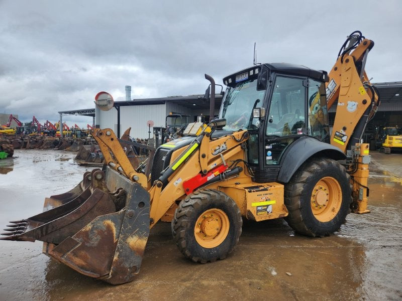 2016 CASE 590ST BACKHOE (B110) WITH HYDRAULIC HITCH, BUCKETS AND 2050 HOURS