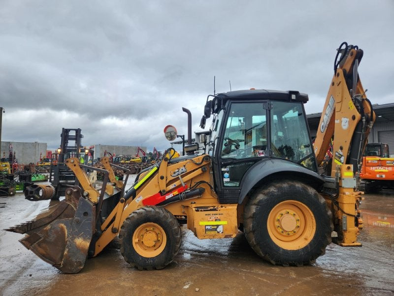 2016 CASE 590ST BACKHOE (B110) WITH HYDRAULIC HITCH, BUCKETS AND 2050 HOURS