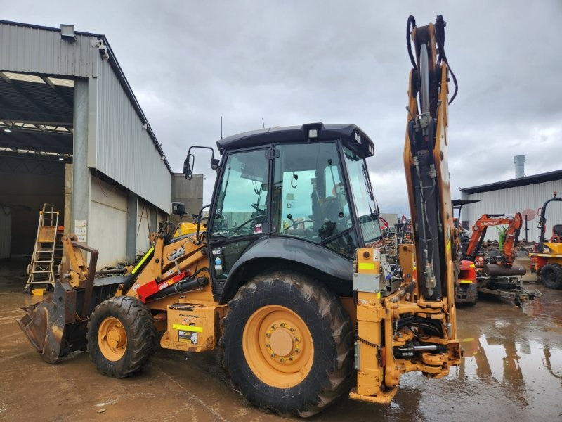 2016 CASE 590ST BACKHOE (B110) WITH HYDRAULIC HITCH, BUCKETS AND 2050 HOURS