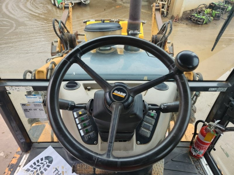 2016 CASE 590ST BACKHOE (B110) WITH HYDRAULIC HITCH, BUCKETS AND 2050 HOURS