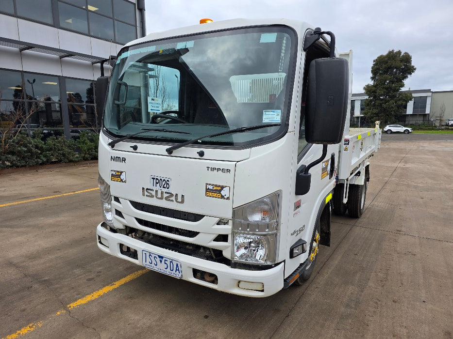 2021 ISUZU NMR45-150 TIPPER TRUCK (TP026) WITH 48,000 KLMS
