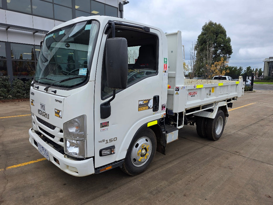 2021 ISUZU NMR45-150 TIPPER TRUCK (TP026) WITH 48,000 KLMS
