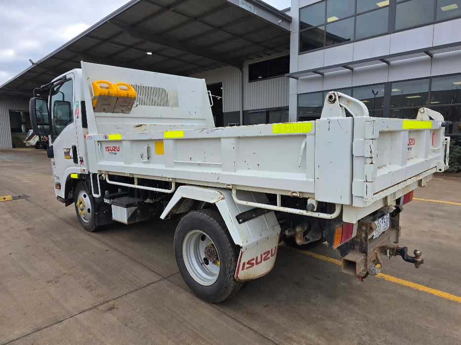 2021 ISUZU NMR45-150 TIPPER TRUCK (TP026) WITH 48,000 KLMS