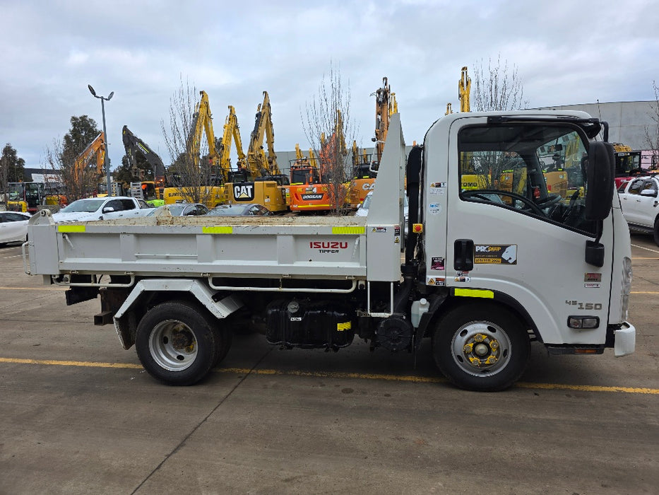 2021 ISUZU NMR45-150 TIPPER TRUCK (TP026) WITH 48,000 KLMS