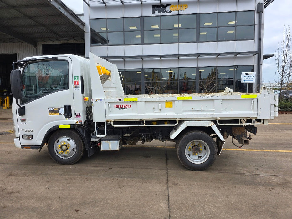 2021 ISUZU NMR45-150 TIPPER TRUCK (TP026) WITH 48,000 KLMS