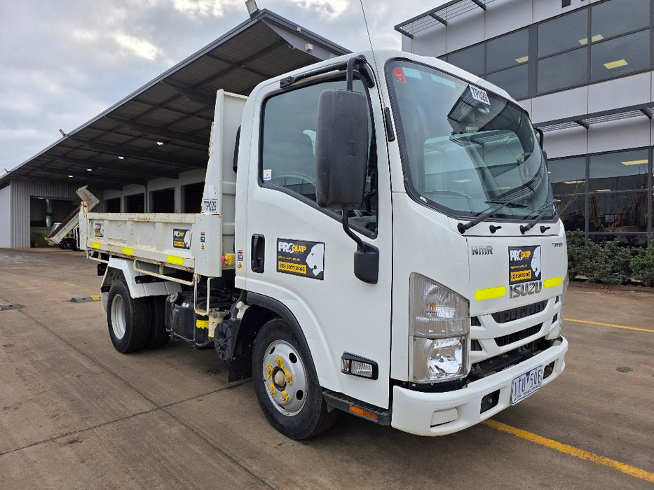 2021 ISUZU NMR45-150 TIPPER (TP029) CAR LICENCE WITH 49000KLMS