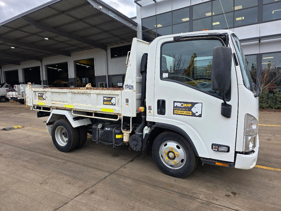 2021 ISUZU NMR45-150 TIPPER (TP029) CAR LICENCE WITH 49000KLMS