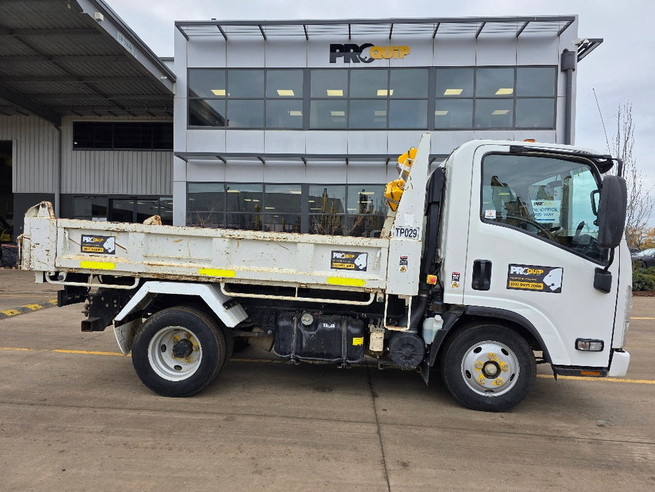 2021 ISUZU NMR45-150 TIPPER (TP029) CAR LICENCE WITH 49000KLMS
