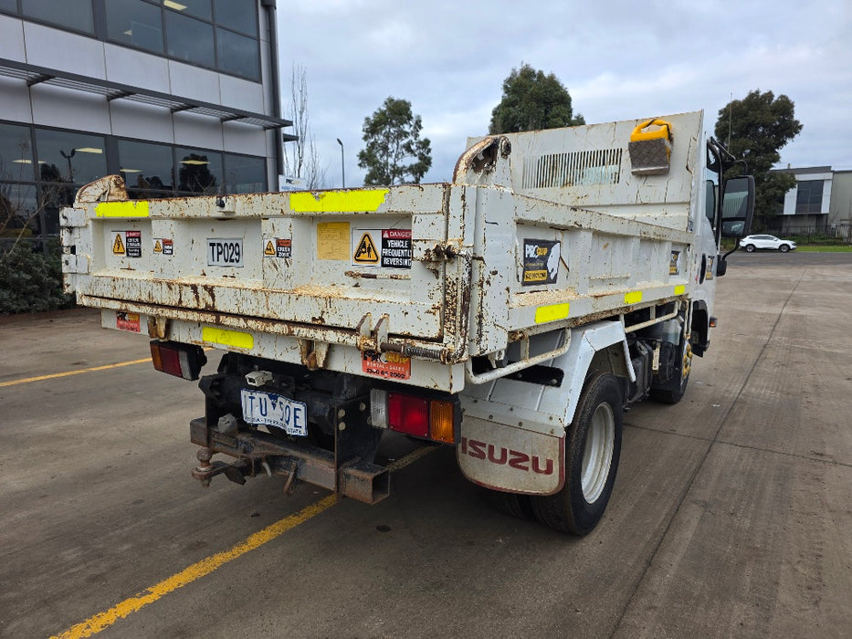 2021 ISUZU NMR45-150 TIPPER (TP029) CAR LICENCE WITH 49000KLMS