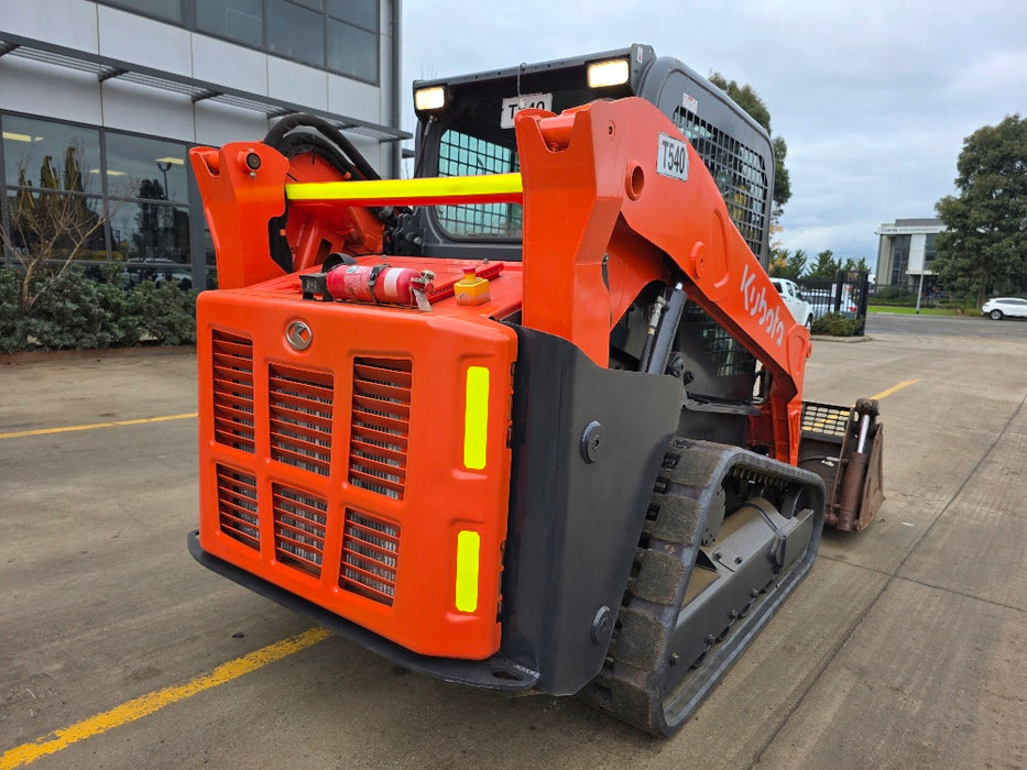 2022 KUBOTA SVL65-2 TRACK LOADER (T540) WITH 4 IN 1 BUCKET AND 670 HOURS