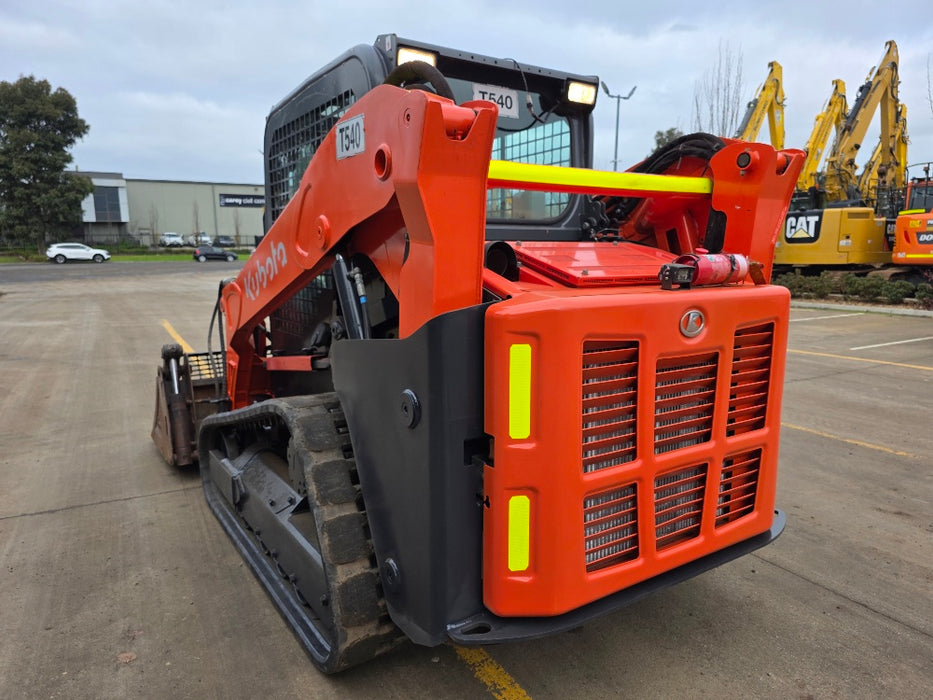 2022 KUBOTA SVL65-2 TRACK LOADER (T540) WITH 4 IN 1 BUCKET AND 670 HOURS