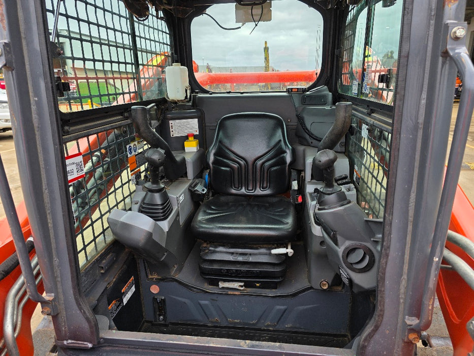 2022 KUBOTA SVL65-2 TRACK LOADER (T540) WITH 4 IN 1 BUCKET AND 670 HOURS