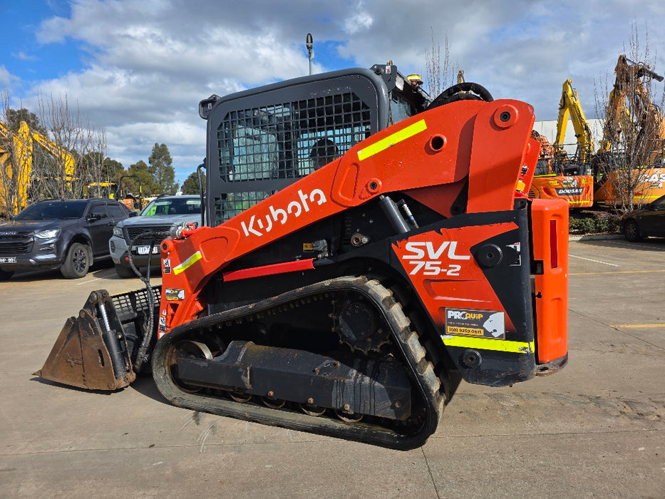 2023 KUBOTA SVL75-2 TRACK LOADER (L81) WITH 4 IN 1 BUCKET, CIVIL SPEC AND 875 HRS