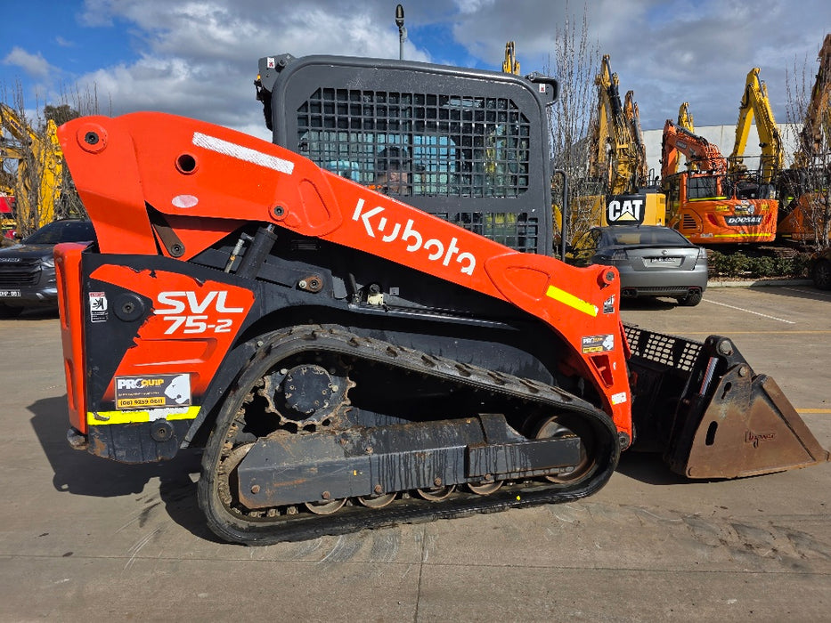 2023 KUBOTA SVL75-2 TRACK LOADER (L81) WITH 4 IN 1 BUCKET, CIVIL SPEC AND 875 HRS