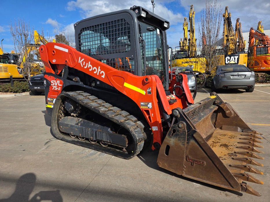 2023 KUBOTA SVL75-2 TRACK LOADER (L81) WITH 4 IN 1 BUCKET, CIVIL SPEC AND 875 HRS