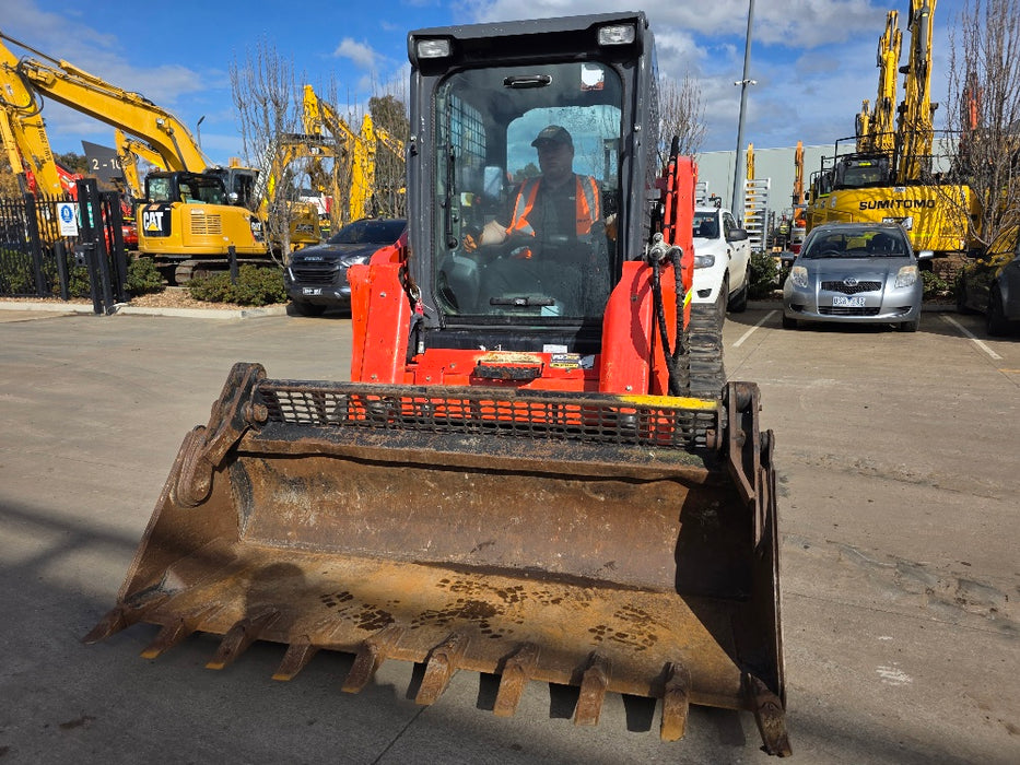2023 KUBOTA SVL75-2 TRACK LOADER (L81) WITH 4 IN 1 BUCKET, CIVIL SPEC AND 875 HRS
