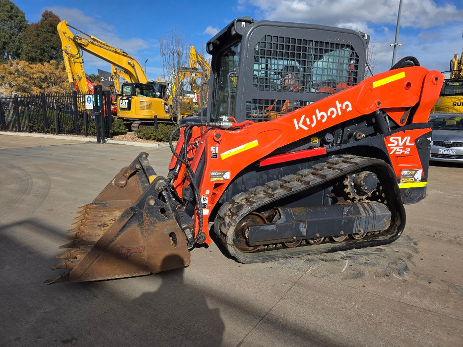 2023 KUBOTA SVL75-2 TRACK LOADER (L81) WITH 4 IN 1 BUCKET, CIVIL SPEC AND 875 HRS