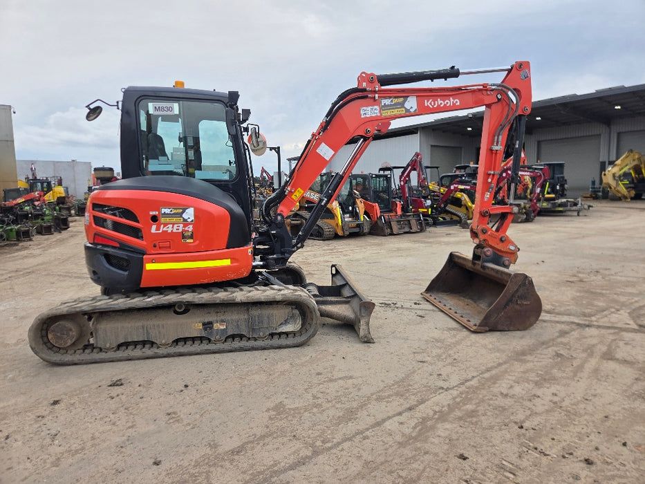 Kubota U48-4 excavator with dozer blade and hydraulic safety hitch