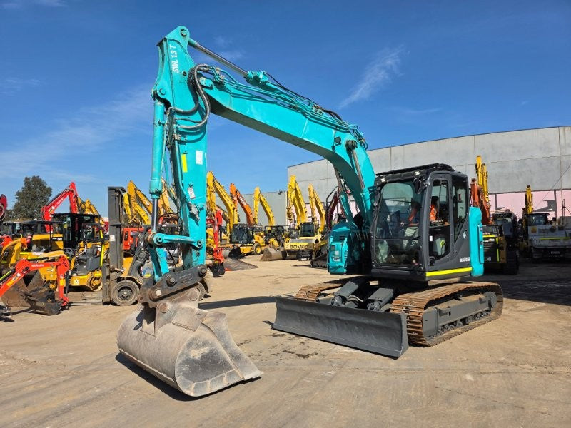 2021 KOBELCO SK135SR-7 15T EXCAVATOR (E474) WITH HITCH, BUCKETS AND 4920 HRS
