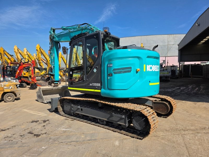 2021 KOBELCO SK135SR-7 15T EXCAVATOR (E474) WITH HITCH, BUCKETS AND 4920 HRS