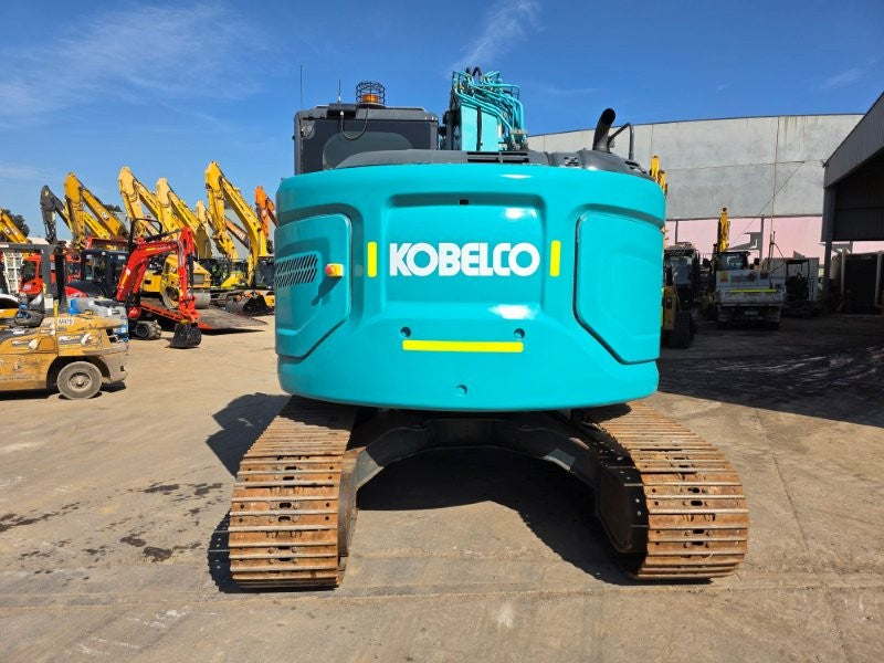 2021 KOBELCO SK135SR-7 15T EXCAVATOR (E474) WITH HITCH, BUCKETS AND 4920 HRS