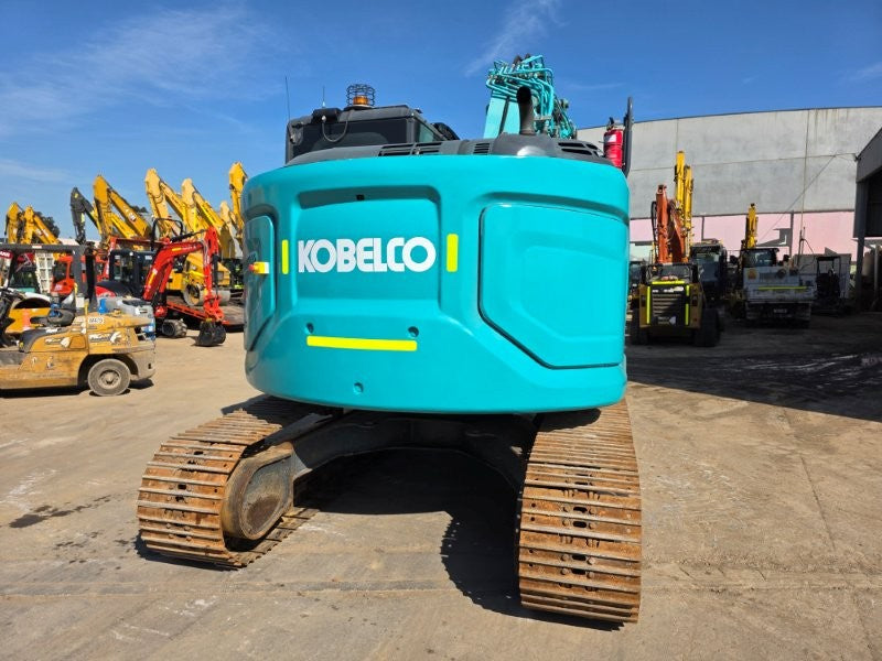 2021 KOBELCO SK135SR-7 15T EXCAVATOR (E474) WITH HITCH, BUCKETS AND 4920 HRS