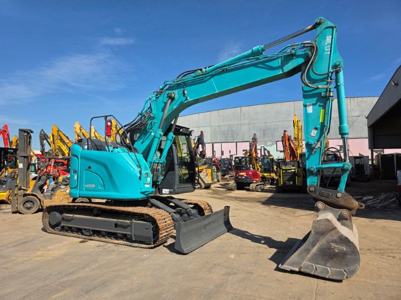 2021 KOBELCO SK135SR-7 15T EXCAVATOR (E474) WITH HITCH, BUCKETS AND 4920 HRS