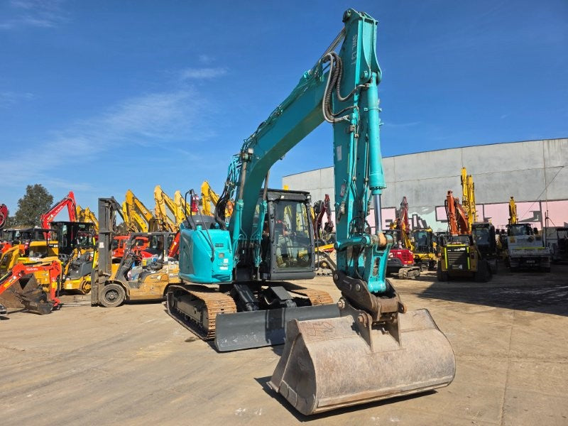 2021 KOBELCO SK135SR-7 15T EXCAVATOR (E474) WITH HITCH, BUCKETS AND 4920 HRS