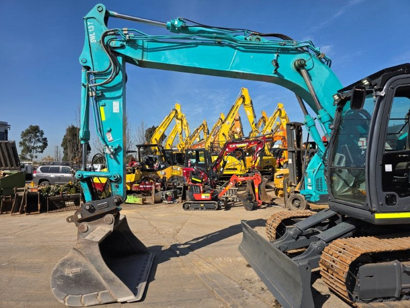 2021 KOBELCO SK135SR-7 15T EXCAVATOR (E474) WITH HITCH, BUCKETS AND 4920 HRS
