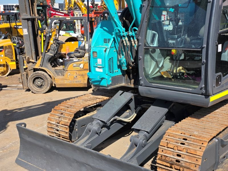 2021 KOBELCO SK135SR-7 15T EXCAVATOR (E474) WITH HITCH, BUCKETS AND 4920 HRS