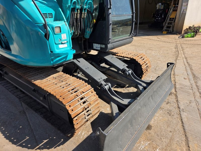 2021 KOBELCO SK135SR-7 15T EXCAVATOR (E474) WITH HITCH, BUCKETS AND 4920 HRS