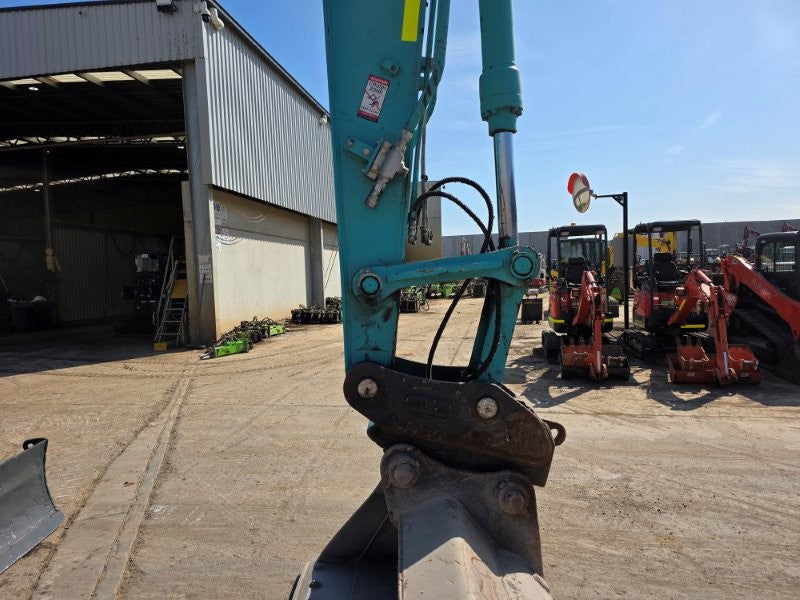 2021 KOBELCO SK135SR-7 15T EXCAVATOR (E474) WITH HITCH, BUCKETS AND 4920 HRS