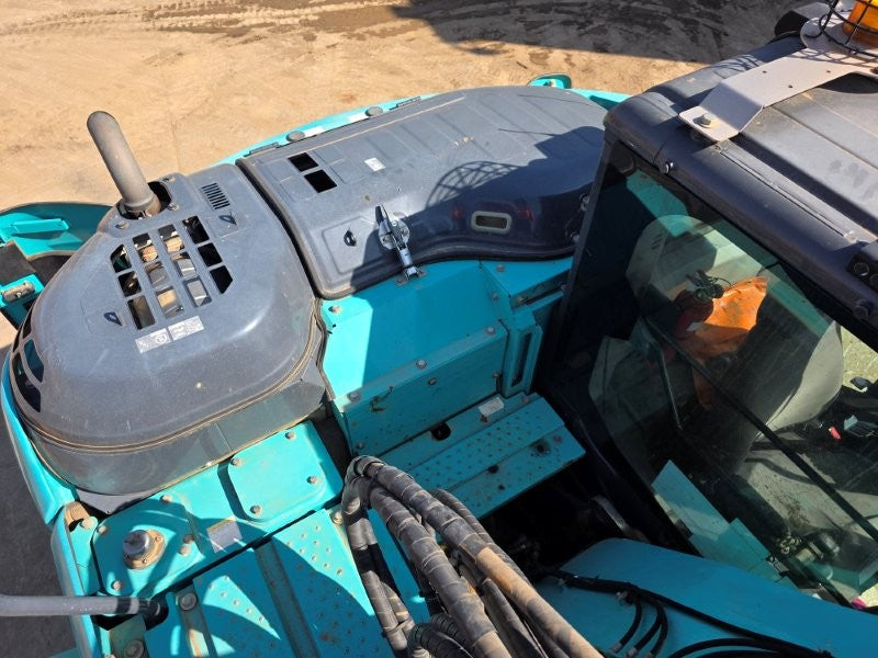 2021 KOBELCO SK135SR-7 15T EXCAVATOR (E474) WITH HITCH, BUCKETS AND 4920 HRS