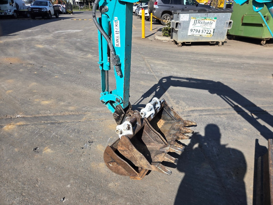 2022 KOBELCO SK17SR-6 1.7T EXCAVATOR (M1087) WITH HITCH, BUCKETS AND 805 HOURS