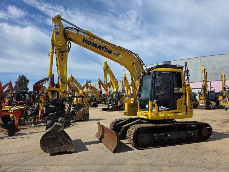 2021 KOMATSU PC138US-11 15T EXCAVATOR (E352) WITH TILT, BUCKETS AND 3080 HRS