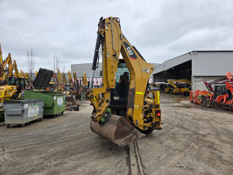 2018 CAT 432F BACKHOE LOADER (B107) WITH HITCH, BUCKETS AND 3300 HOURS