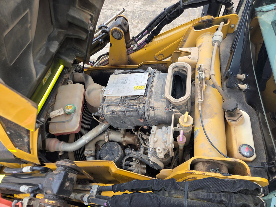 2018 CAT 432F BACKHOE LOADER (B107) WITH HITCH, BUCKETS AND 3300 HOURS