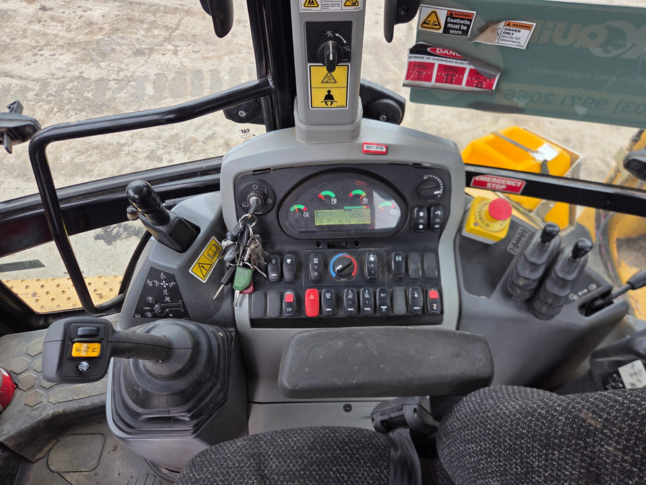2018 CAT 432F BACKHOE LOADER (B107) WITH HITCH, BUCKETS AND 3300 HOURS
