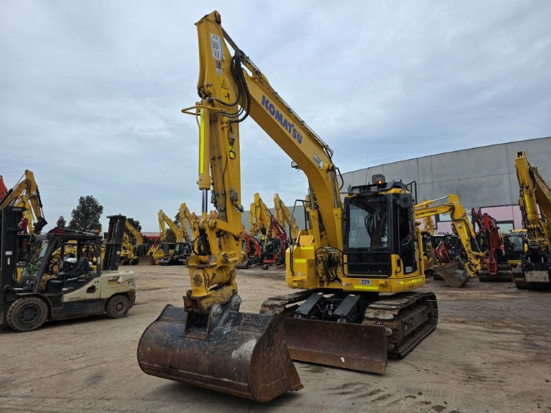 2022 KOMATSU PC138US-11 15T EXCAVATOR (E374) WITH TILT HITCH AND 3335 HOURS