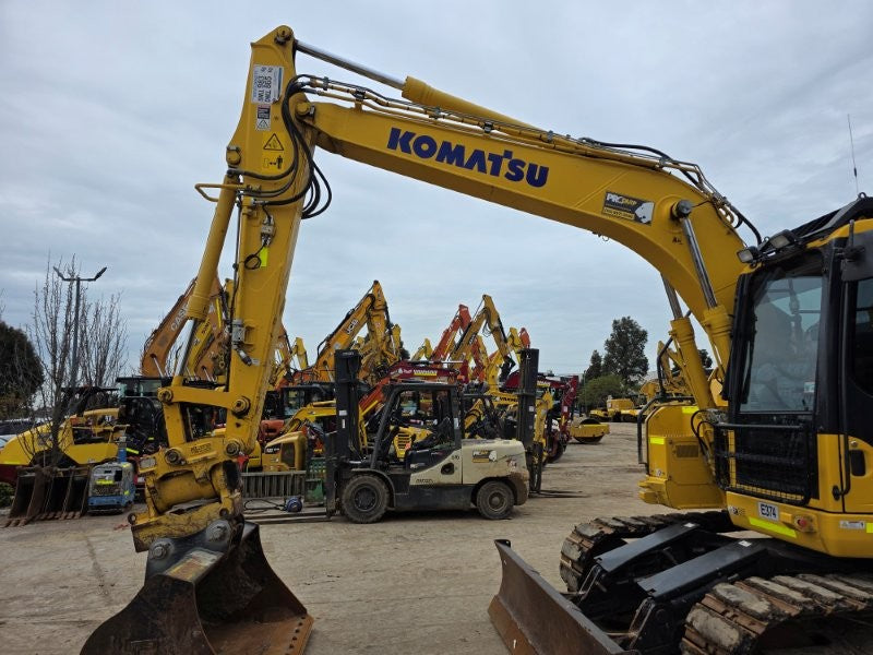 2022 KOMATSU PC138US-11 15T EXCAVATOR (E374) WITH TILT HITCH AND 3335 HOURS