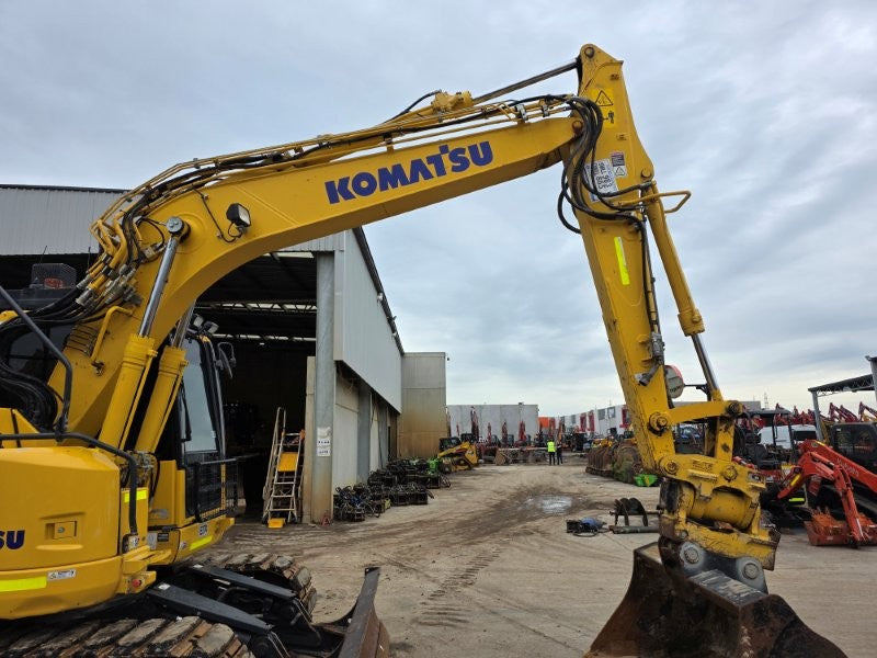 2022 KOMATSU PC138US-11 15T EXCAVATOR (E374) WITH TILT HITCH AND 3335 HOURS